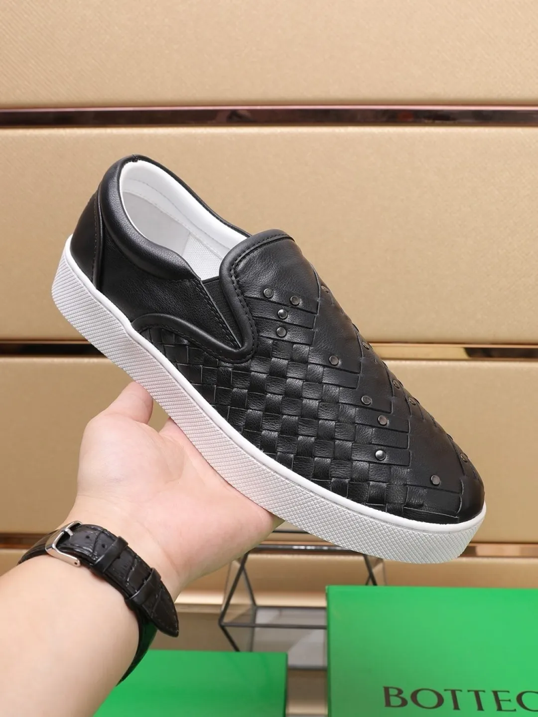 Men's men's shoes 💰Men's shoes 💰540💰🔥[BV] series of top purchasing agents 🔍Imported first-layer cowhide woven surface, cowhide foot pads lining environmentally friendly ♻️Does not fade, 💪Sole: Rubber combination original factory special original outsole ⚠Original and single goods 🔍🔍You can come in and out at will, welcome to compare ⚠Number of sizes: 38-44